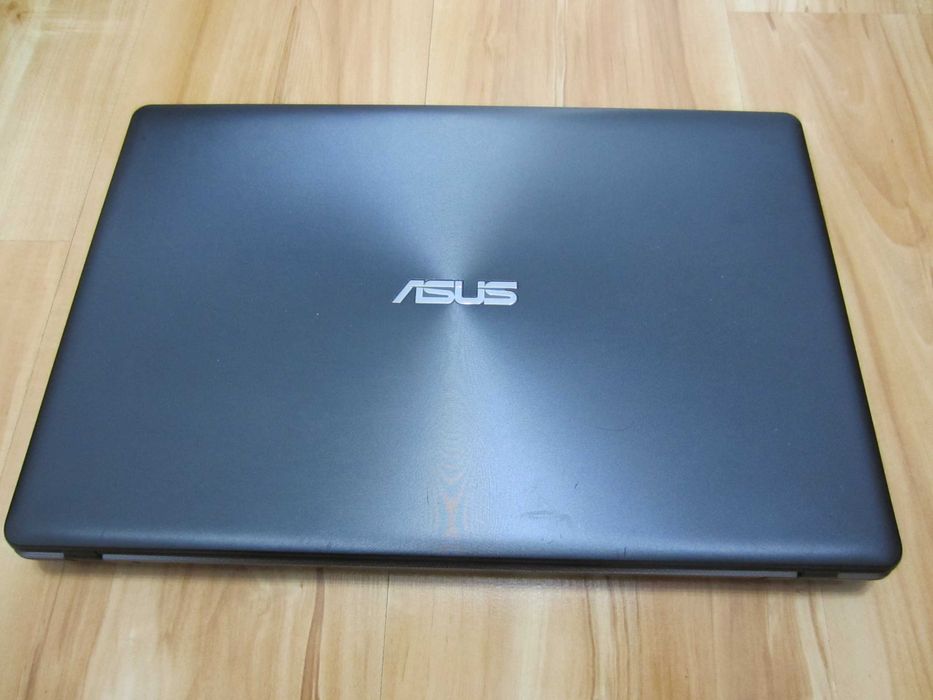 Laptop Asus X550V,Procesor I5,8Gb ram, SSD 120Gb, Video GForce GT720M