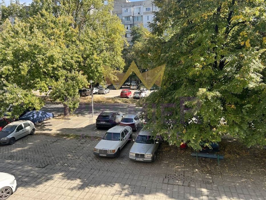 Продава се Тристаен апартамент в Пловдив, Христо Смирненски - 91 кв.м за 1561 €/кв.м - Снимка #11
