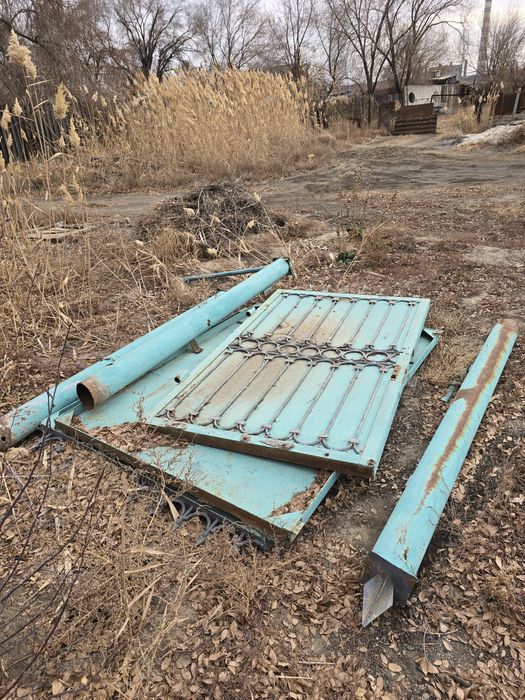 Продам ворота с калиткой.