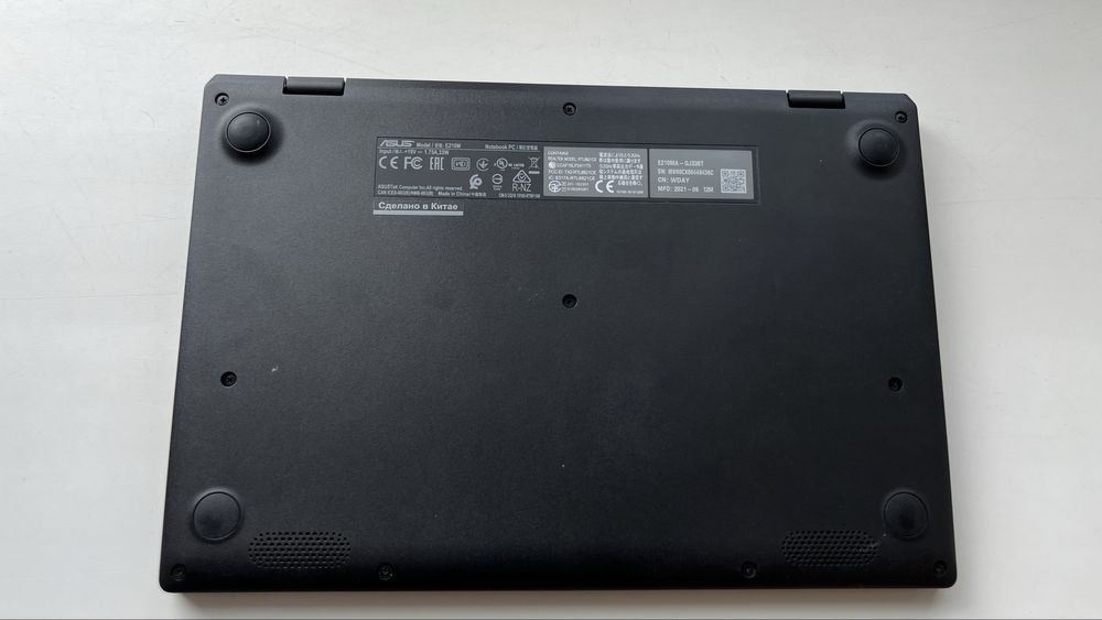 Продам ноутбук ASUS E210M / Intel Celeron N4020 / SSD 128 gb /RAM 4gb