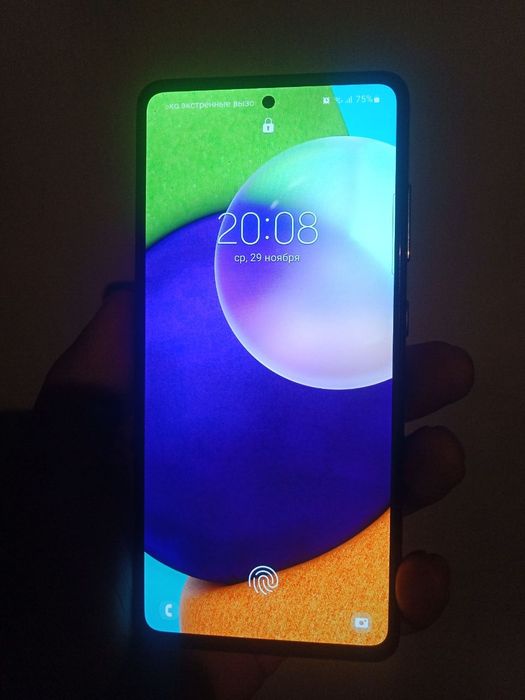 Galaxy A52  1 yil iwlattim 1 yilga garantya berwgan