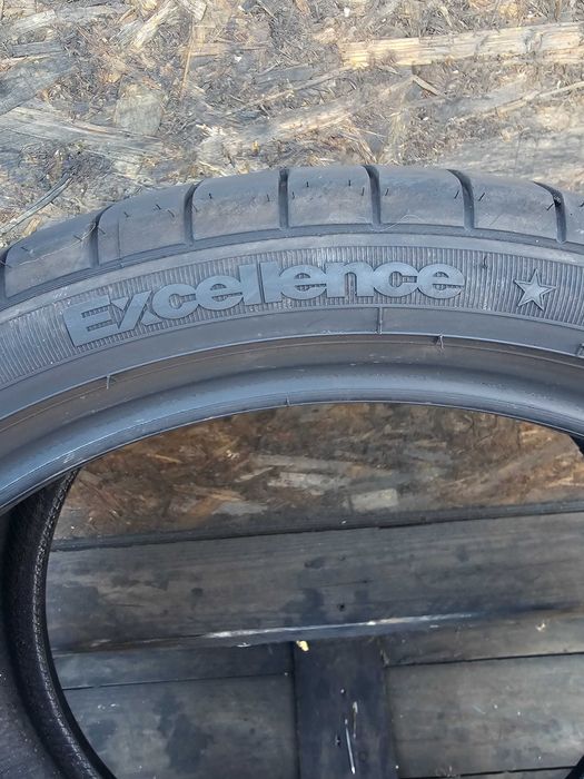 Anvelope in 2 marimi 275 35 19//245 40 19