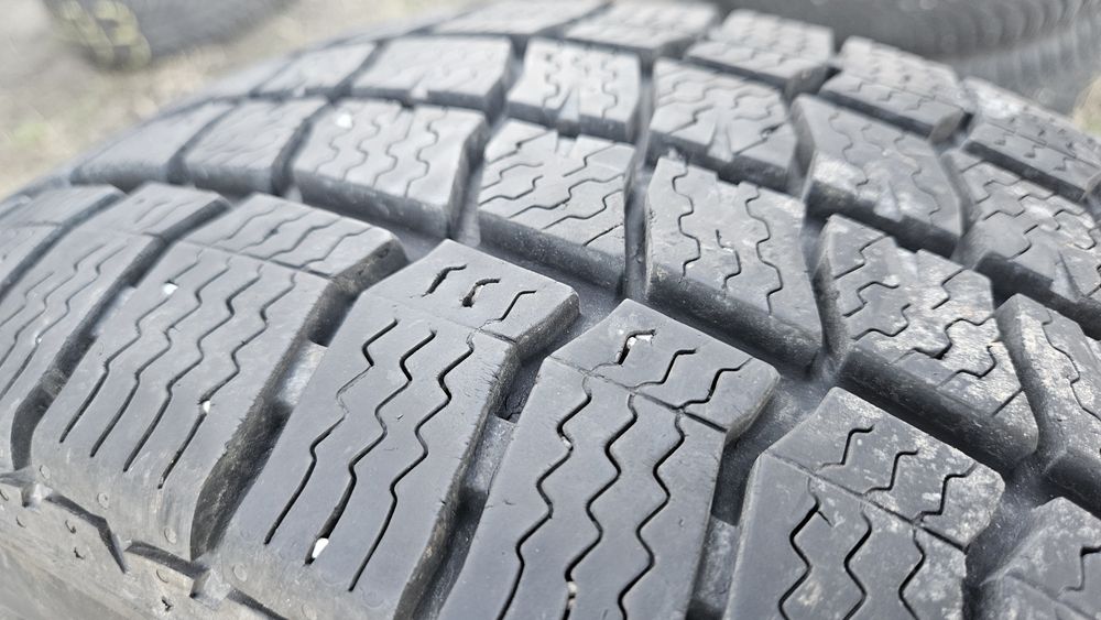 2бр гуми 195 60 16С дот 21 вредещайн