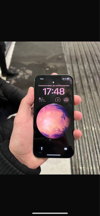 Продаю телефон айфон 13