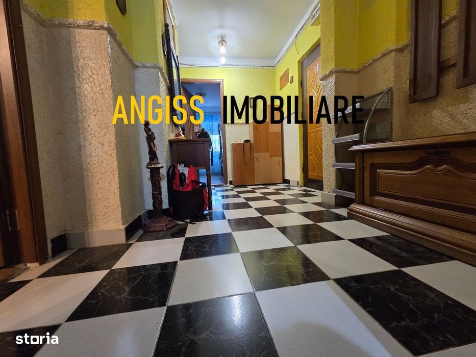 Apartament 3 camere 1990, parter inalt Str. Babadag