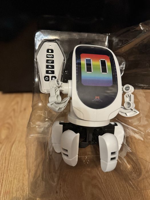 Октобот с дистанционно управление