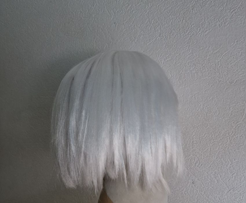 Парик белый каре