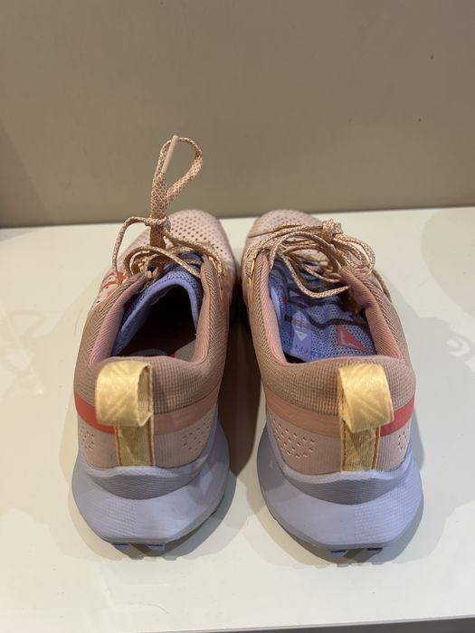 Дамски маратонки Nike