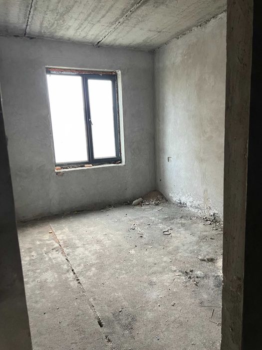 Новостройка шахар марказида квартира сотилади !!!