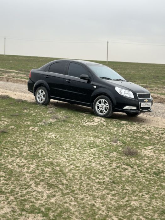 Автомобиль Некси 3