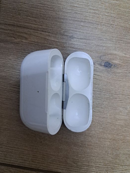 AirPods Pro 2.  кейс