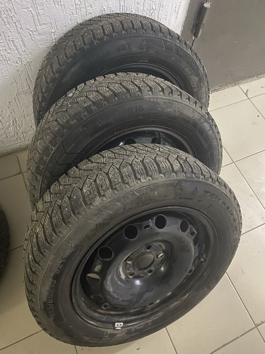 Шины 185/65/15 шипованные комплект