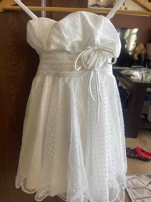 Рокличка момиче официална