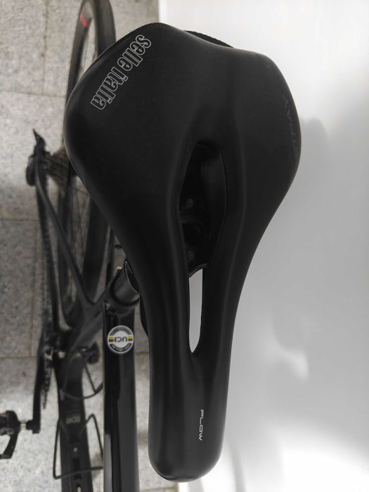 Cursiera Van Rysel EDR CF Shimano 105 cadru carbon marime L negru bicicleta sosea