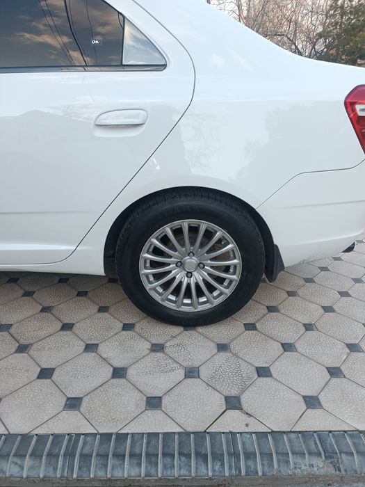 Vossen Diska Balon Sotiladi 215 60 R16 Holati Yaxshi