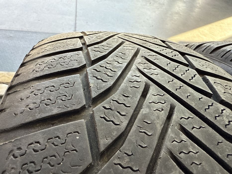 2бр. Зимни Гуми 205/60R/16 -FALKEN- DOT:4722- 4.7мм. ** 35€. за 2бр.**