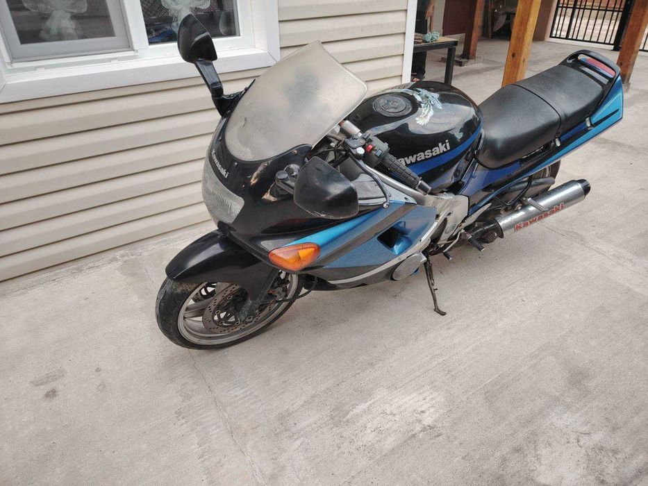 Kawasaki ZZR 400 на части