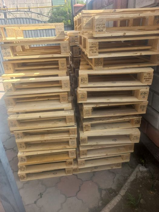 Продам палеты 80×60.