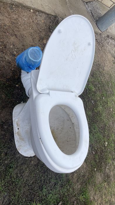 Унитаз для ремонта. Б/у