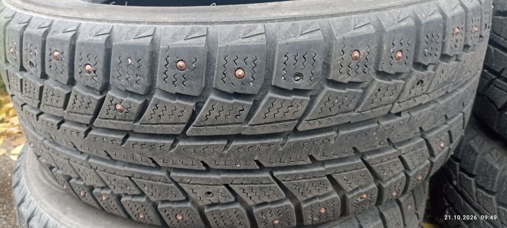 Продам шины зимние R16