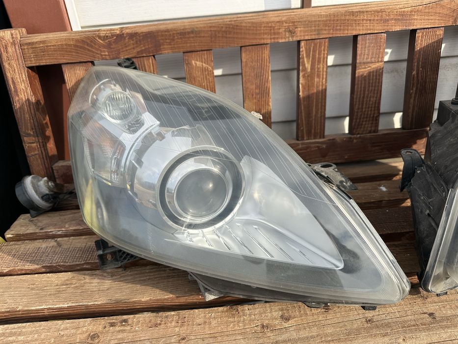 Фар/Фарове Xenon за Опел Зафира B