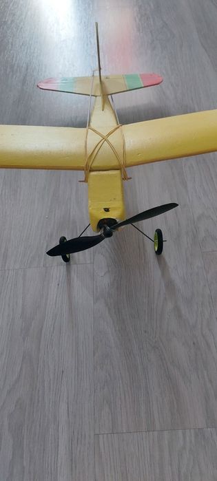 Радиоуправляемый самолет