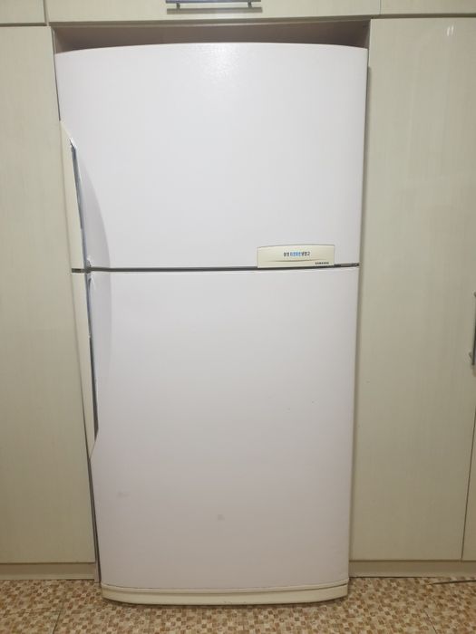 ПРОДАЁТСЯ холодильник SAMSUNG б/у