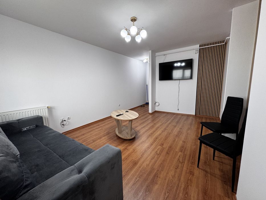 De inchiriat apartamnet 2 camere, 2 bai, langa mall, terasa