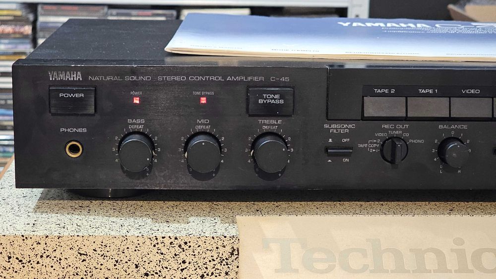 Preamplificator Technics SU-C800 Reference sau preamplificator Yamaha