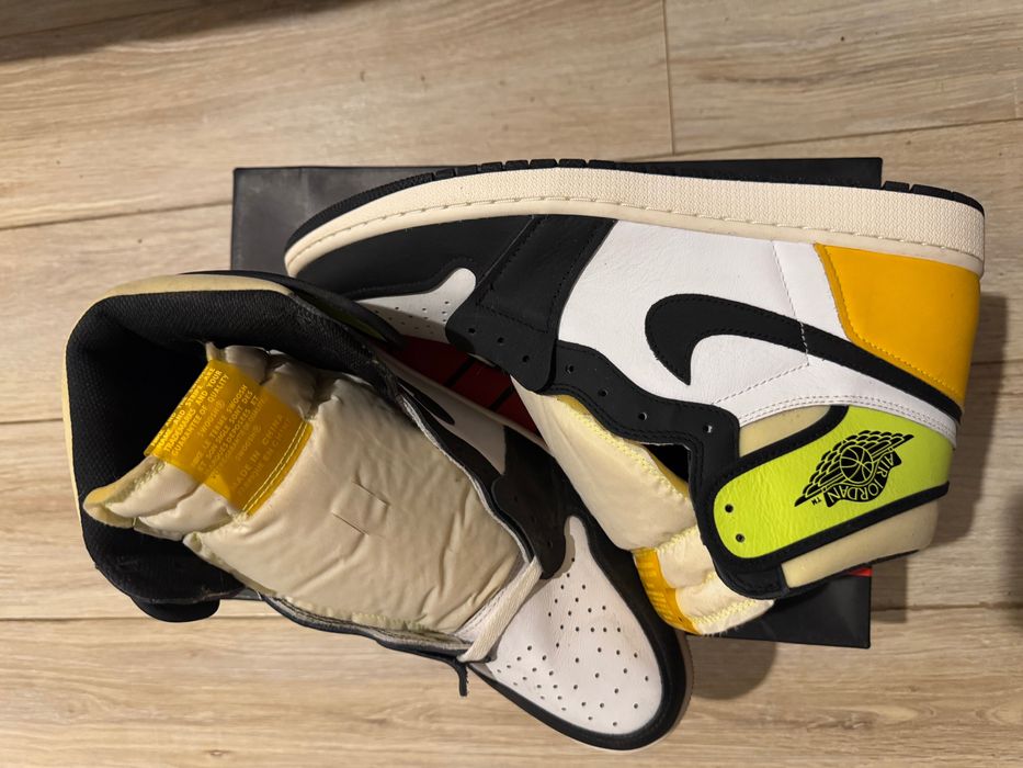 Air Jordan 1 Retro High OG "Volt Gold"
