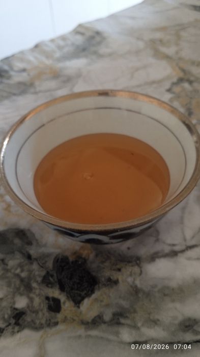 Togʻ asali sotiladi