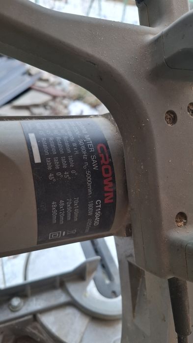 Торцовочная пила Crown