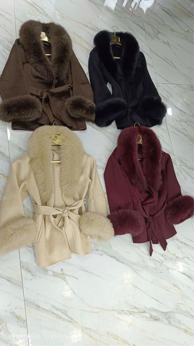 Кашмирено палто с естествен косъм