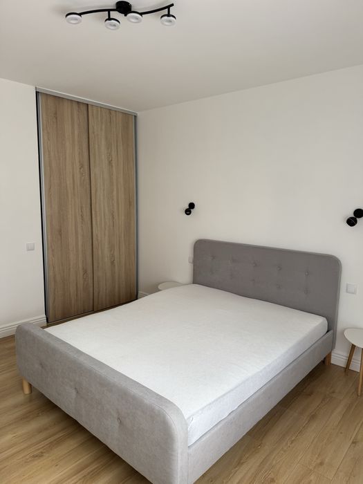 Inchiriez apartament Floresti