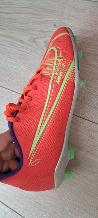 Футболни бутонки