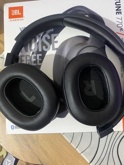 наушник JBL Tune 770NC