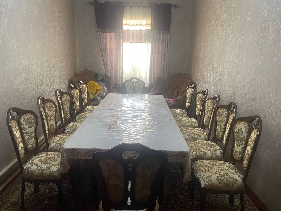 Стол стулья гостевой