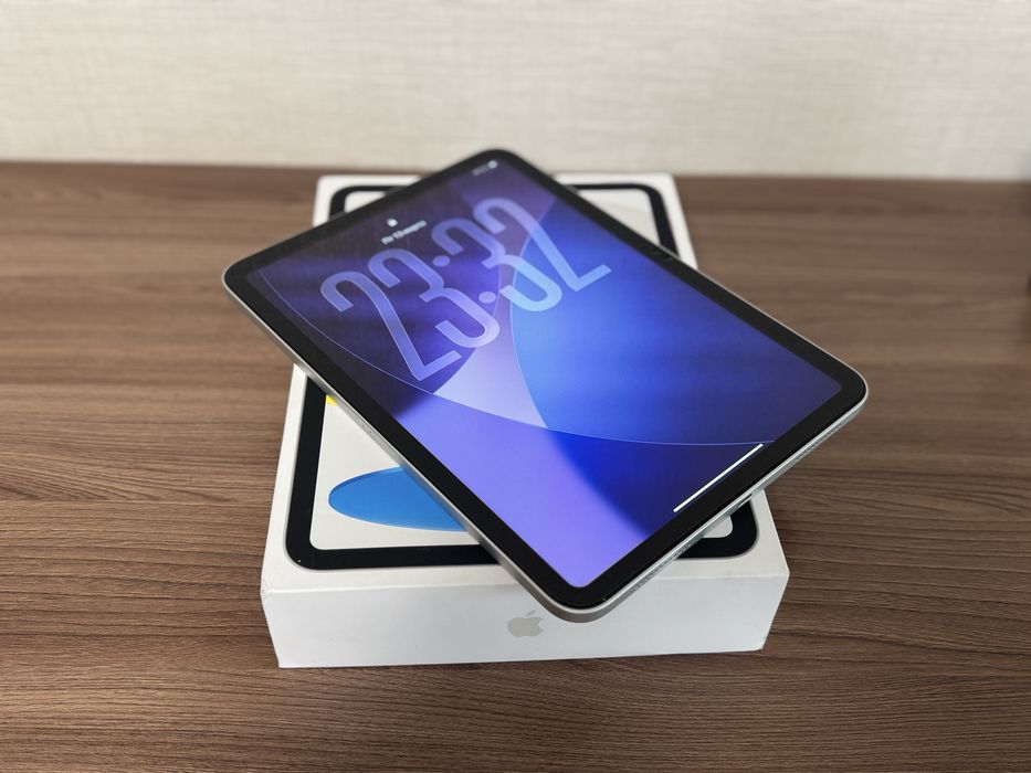 iPad 10 на 64 гб + Чехол (2024)