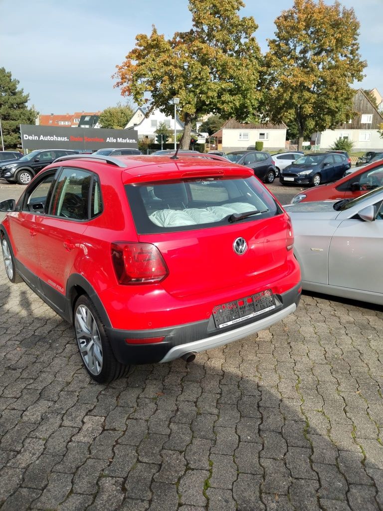 VW Cross Polo 2015 Campina • OLX.ro