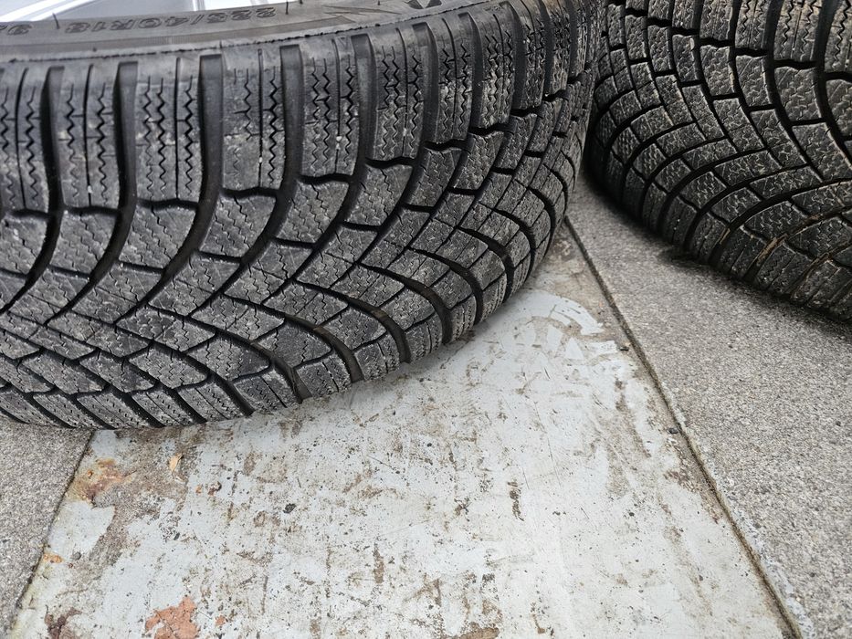 Jante originale VW R line r18 Bergamo cu cauciucuri de iarna