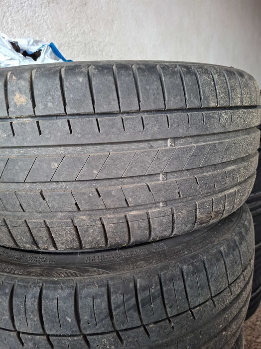 225/ 40/ 18  гуми