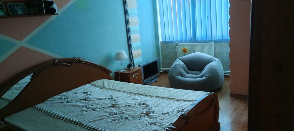 Vând apartament 2 camere decomandat, situat în zona Micro 13