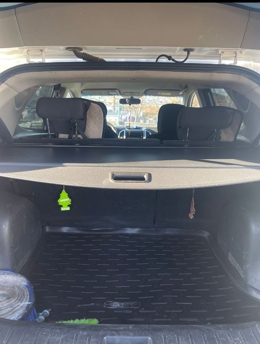 Продаю кроссовер, белого цвета Jac s3