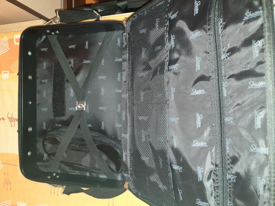 Geanta Shugon. Mmmmmm