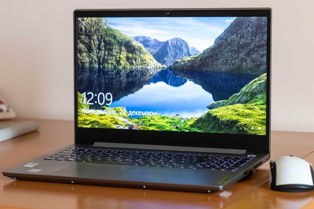 Lenovo ThinkBook 15p – като нов + подарък мишка и чанта !