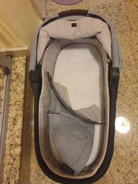 Продавам бебешки колички