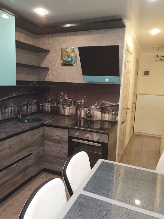 Продам 2 центр.  Район парка