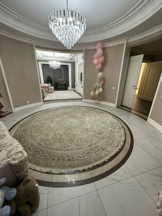 В продаже круглый ковер