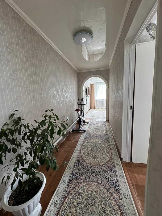 В продаже трехкомнатный дом