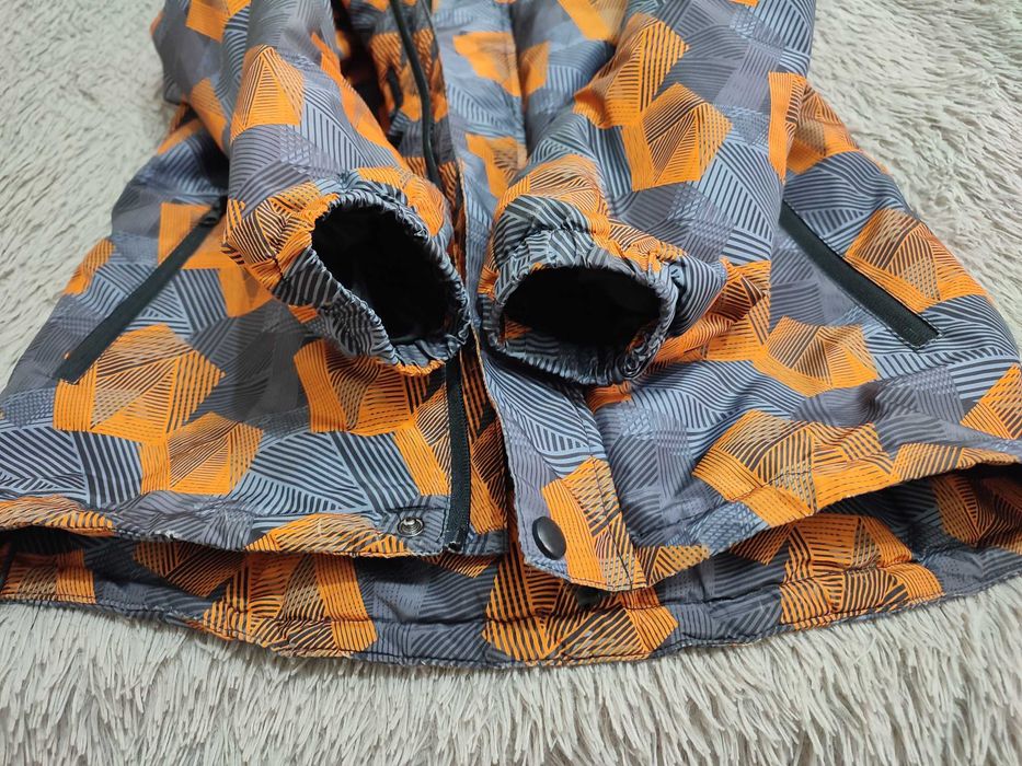 Куртка осенняя 152 рр